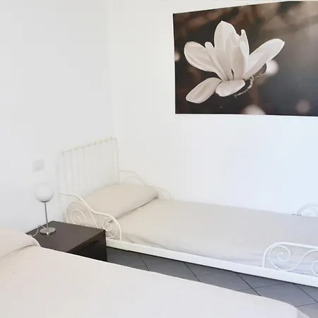 Ambra By Ermosa - Con Giardino E Sdraio - A 300 M Dal Mare