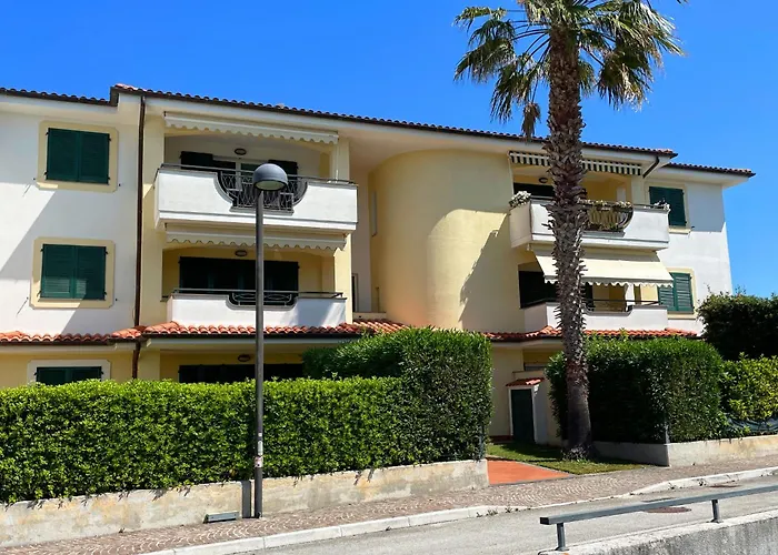 Ambra By Ermosa - Con Giardino E Sdraio - A 300 M Dal Mare *