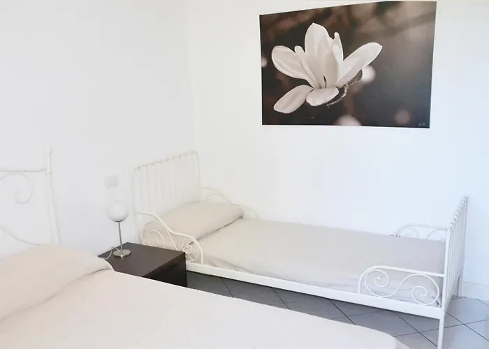 Ambra By Ermosa - Con Giardino E Sdraio - A 300 M Dal Mare