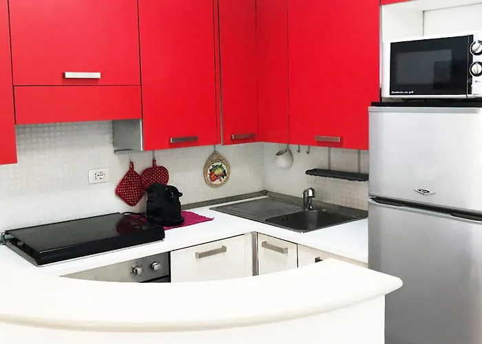 Ambra By Ermosa - Con Giardino E Sdraio - A 300 M Dal Mare Διαμέρισμα